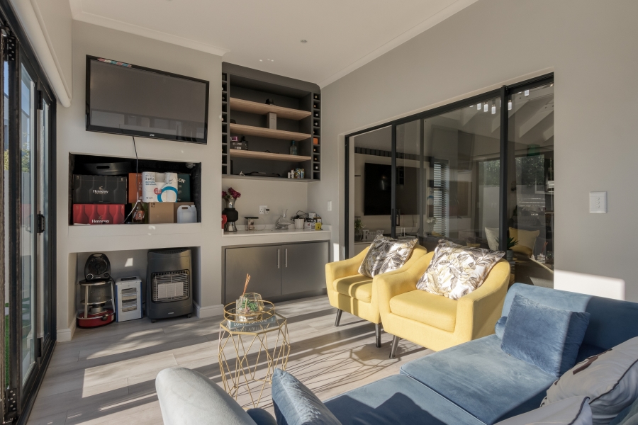 3 Bedroom Property for Sale in Aan de Wijnlanden Western Cape
